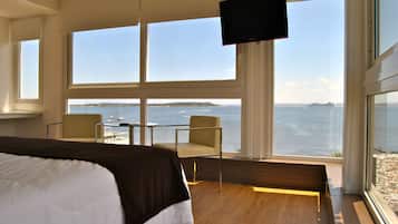 Executive Room, Hot Tub | 1 bedroom, in-room safe, blackout drapes, free cribs/infant beds