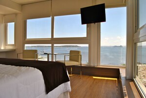 Executive Room, Hot Tub | 1 bedroom, in-room safe, blackout drapes, free cribs/infant beds