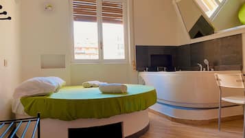 1 Schlafzimmer, hochwertige Bettwaren, Minibar, Zimmersafe