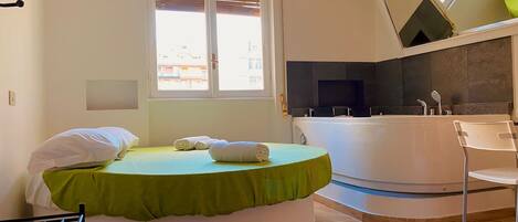 Premium bedding, minibar, in-room safe, soundproofing