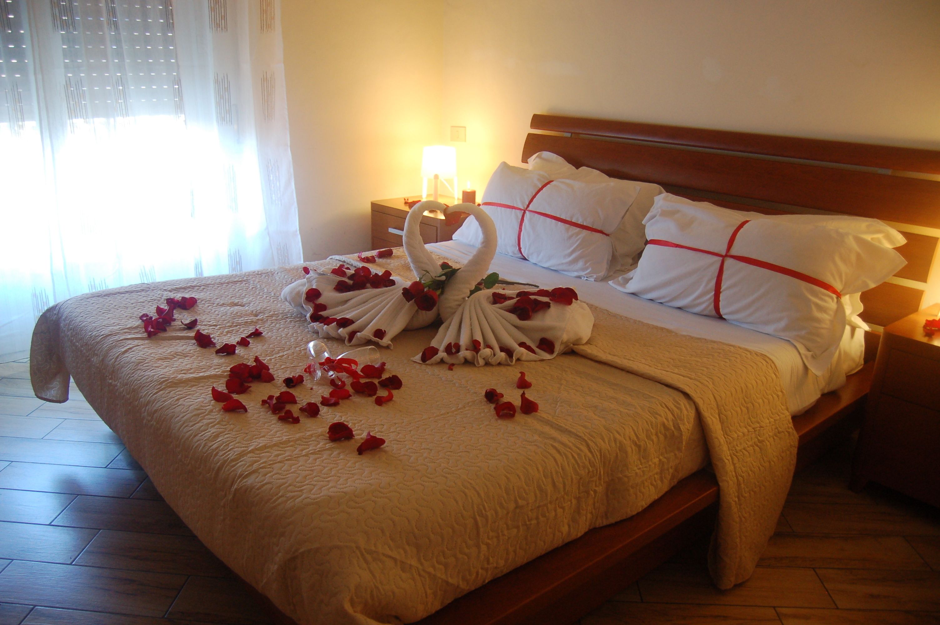 高級寝具、ミニバー、セーフティボックス (室内)、防音設備