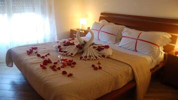 1 bedroom, premium bedding, minibar, in-room safe