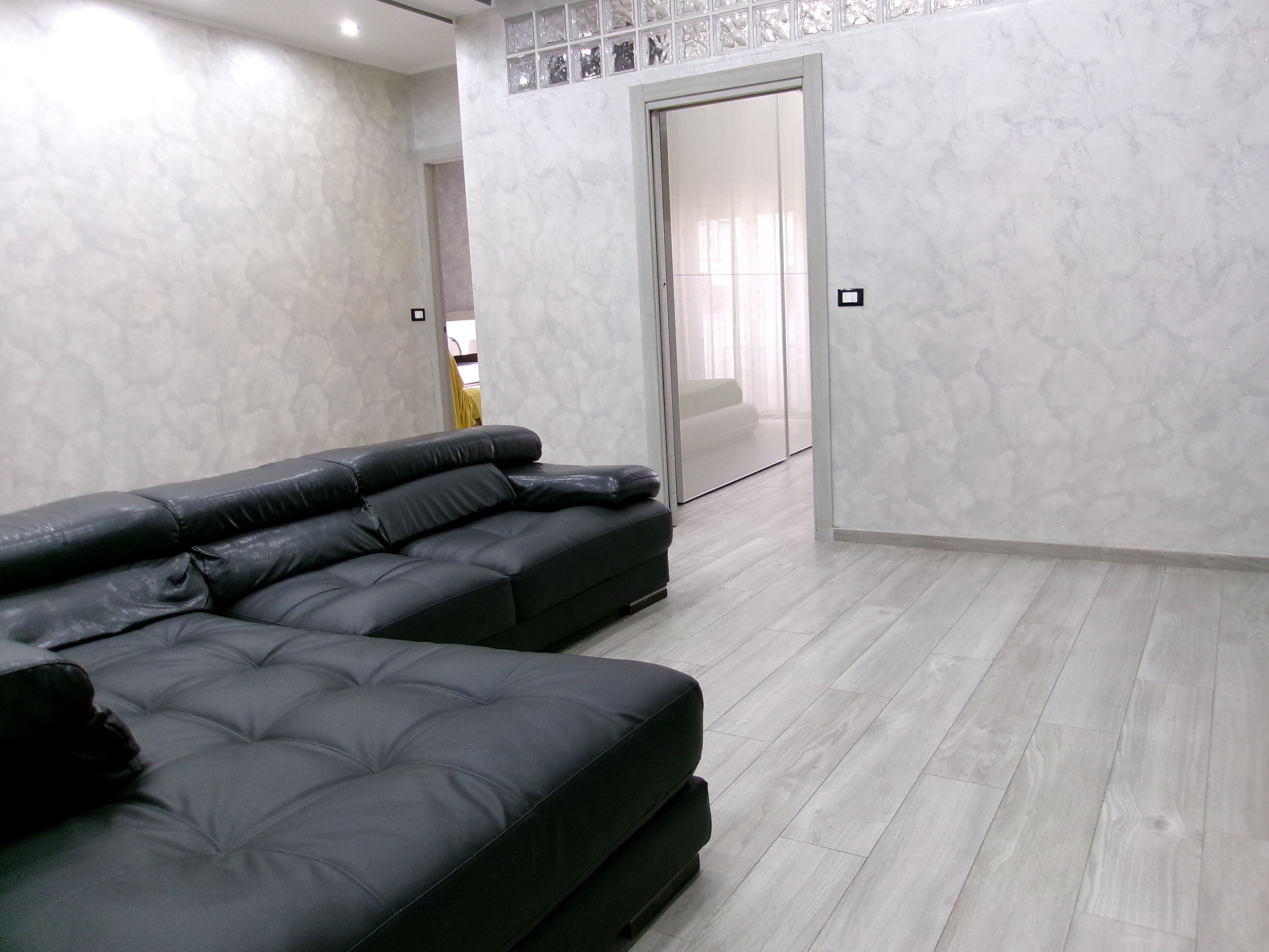 패밀리 콘도, 금연, 시내 전망 | 거실 공간 | 평면 TV