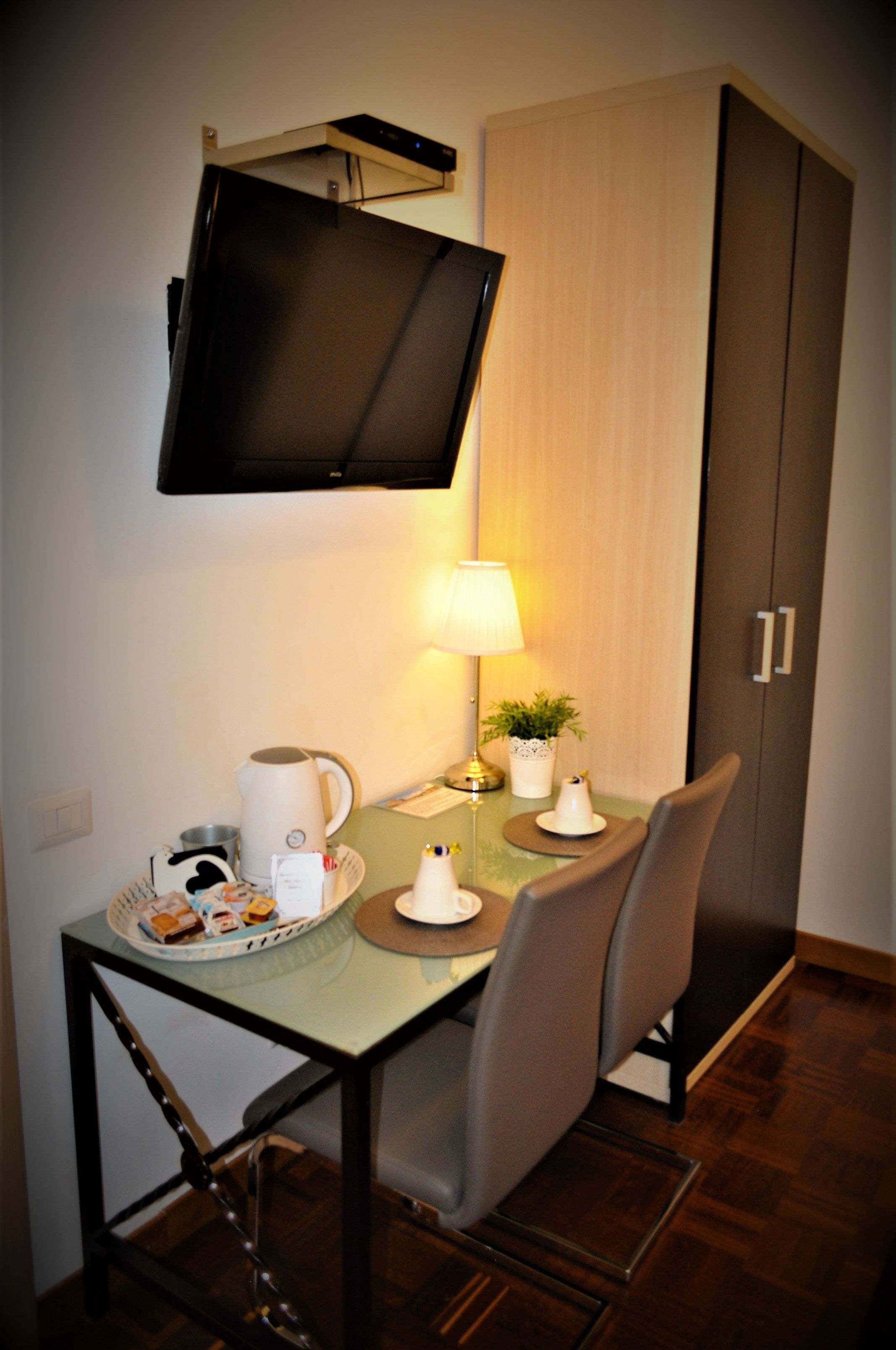 double or twin room | in-room dining