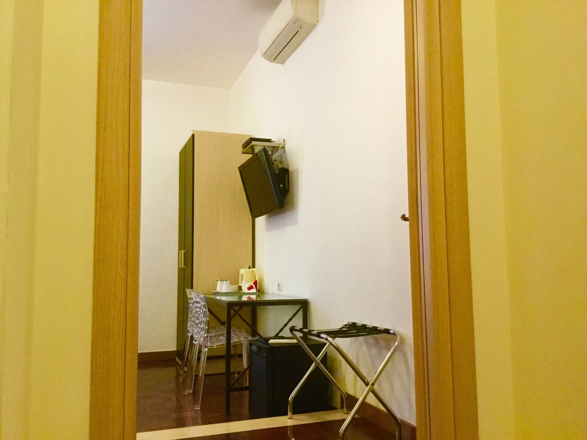 minibar, in-room safe, desk, blackout curtains