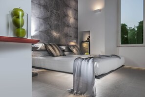Deluxe Double Room, City View | In-room safe, desk, soundproofing, free WiFi - First Floor (Rome)