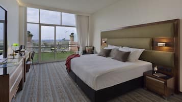 Quarto, sacada | Roupas de cama premium, edredons de pluma, cofres nos quartos