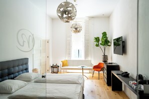 Family Room (4 pers) | Iron/ironing board, cribs/infant beds, free WiFi, bed sheets - Villa Ruimzicht (Doetinchem)