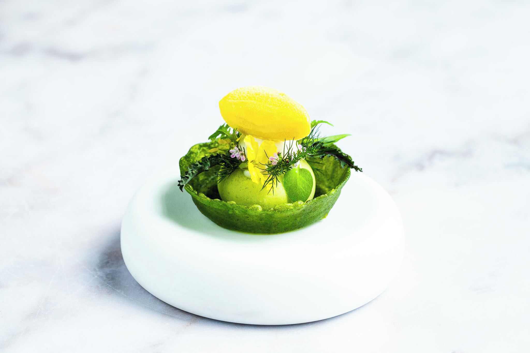 2 restaurants, lunch, dinner served; international cuisine