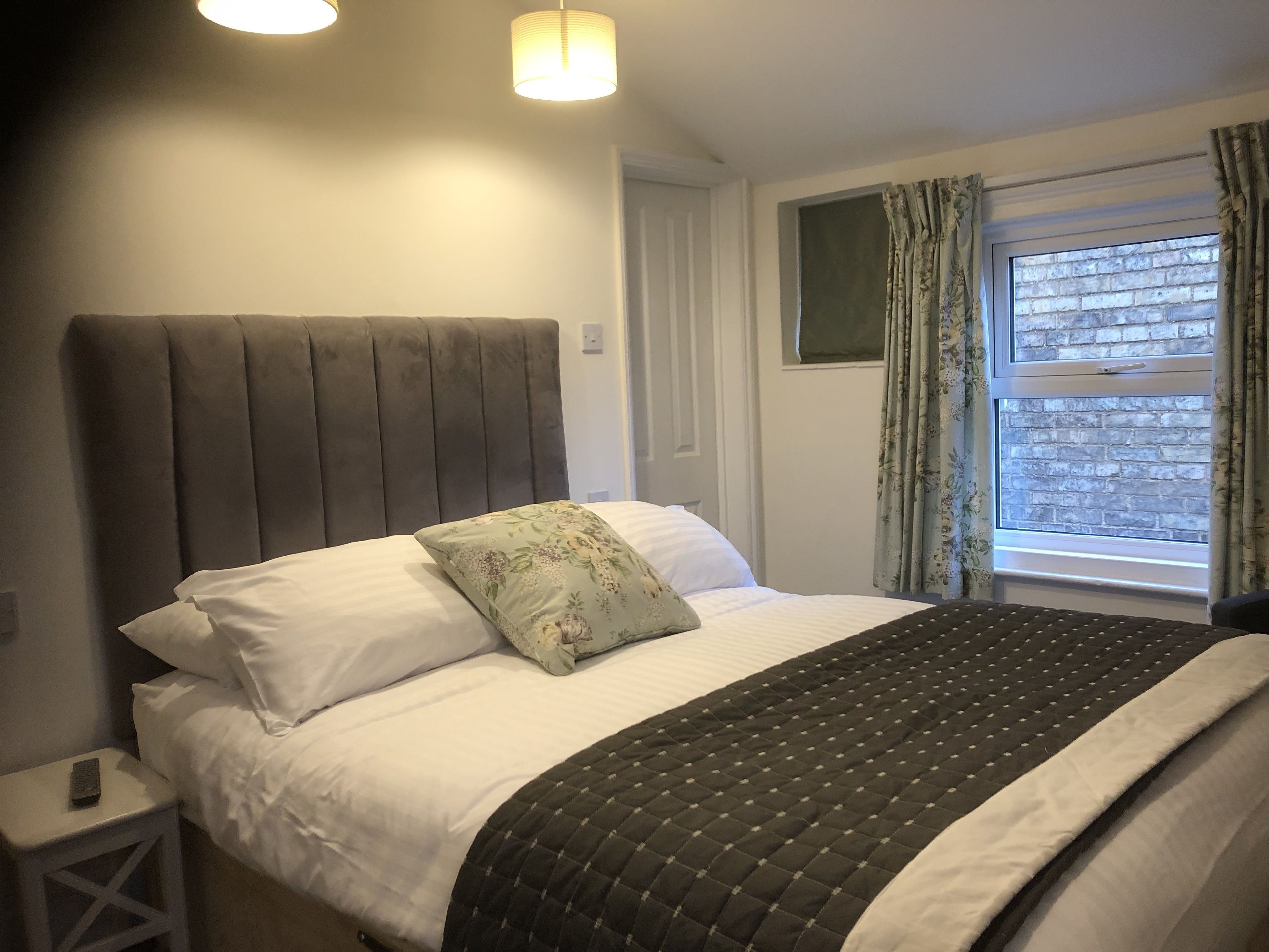 Photo - Newton House Oxford