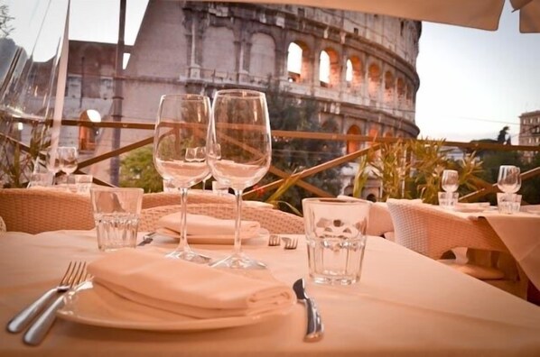 Breakfast, lunch, dinner served; local cuisine - Royal House (Rome)