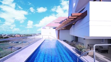 Alberca al aire libre