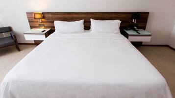 1 habitación, caja de seguridad en la habitación y muebles diferentes