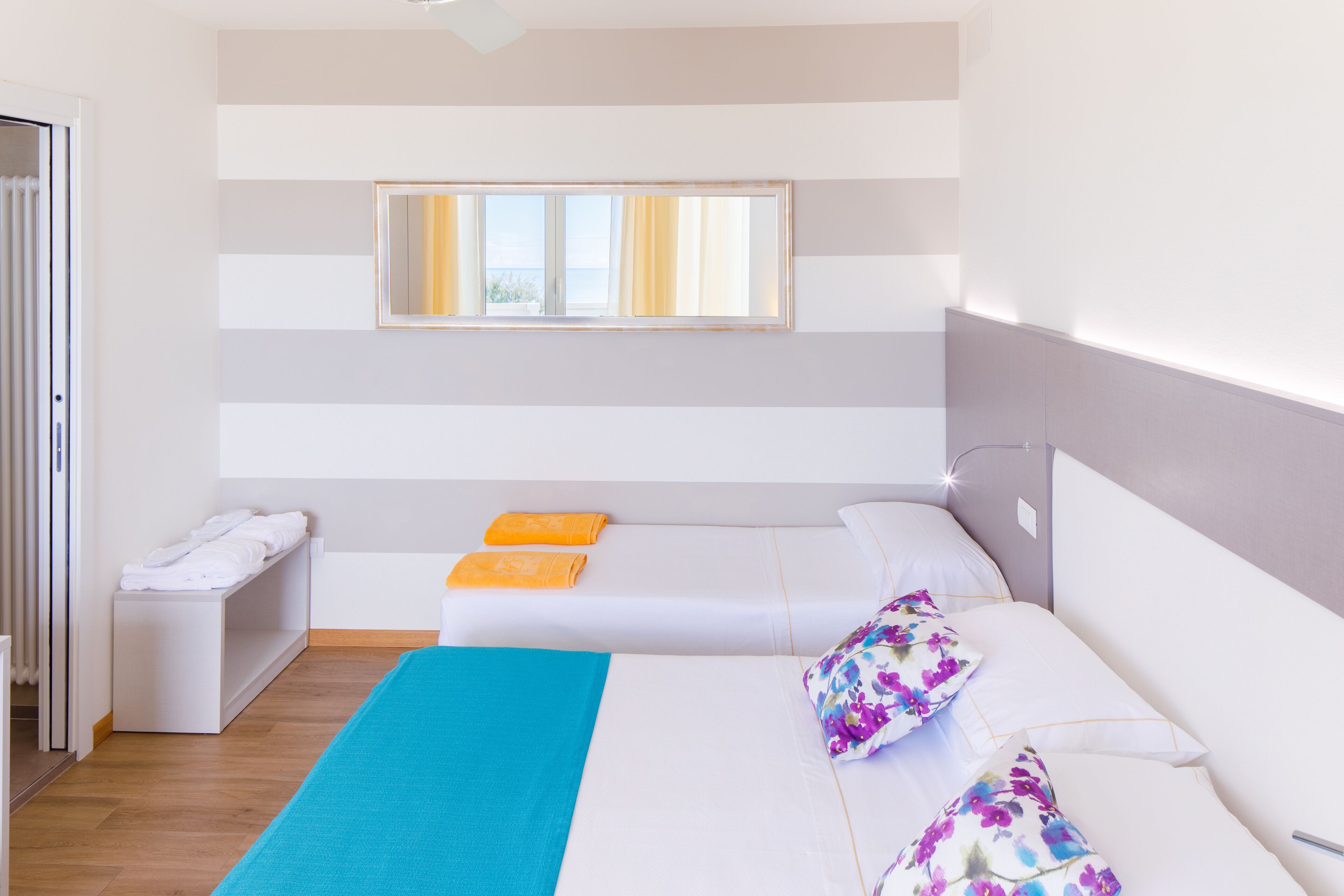 triple room | premium bedding, minibar, in-room safe, desk