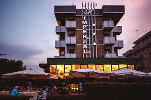 Front of property – evening/night - UNAWAY Imperial Beach Fano (Fano)