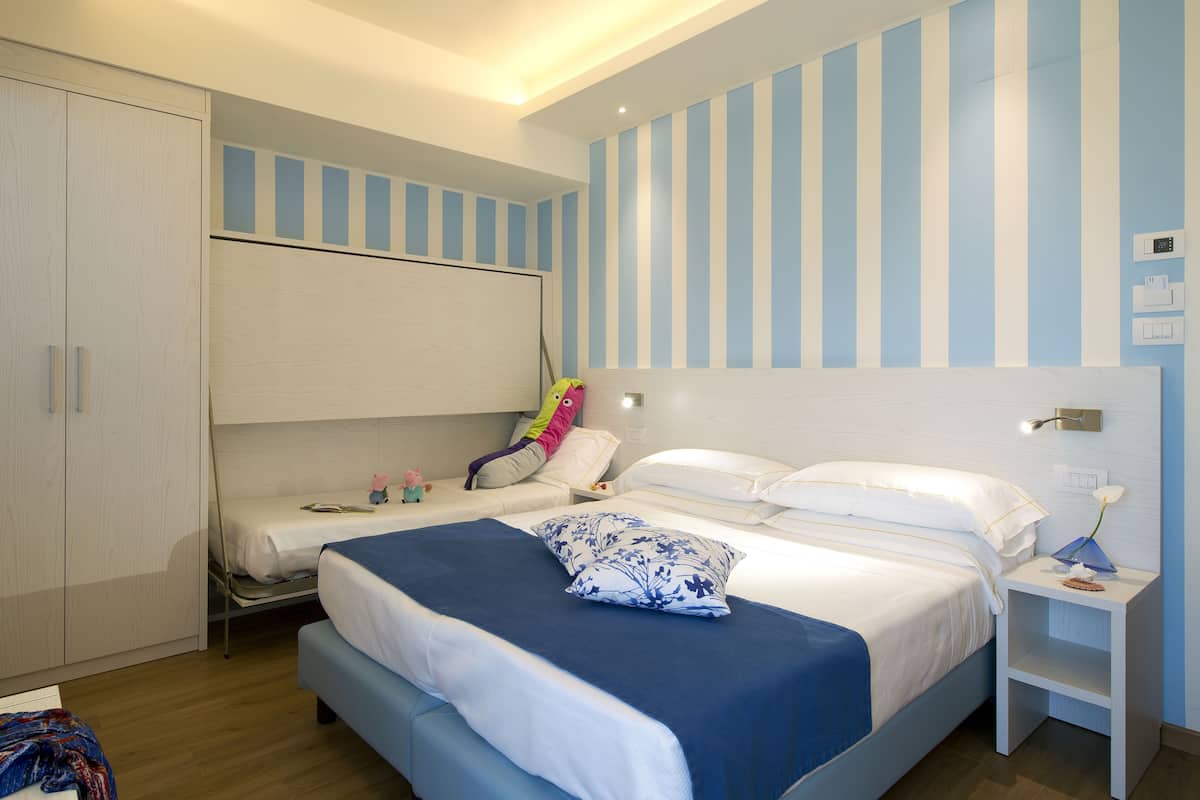 Premium bedding, minibar, in-room safe, desk