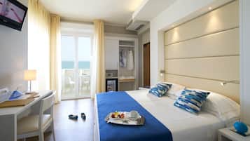 Triple Room | Premium bedding, minibar, in-room safe, desk