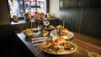 Breakfast, lunch, dinner served; British cuisine