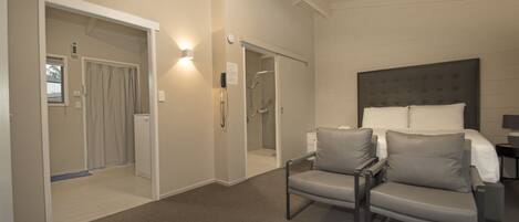 高级开间 | 免费 WiFi、床单