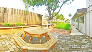 Property grounds - Middlemore Motel (Auckland)