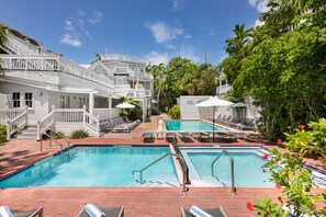 3 outdoor pools, a heated pool, sun loungers - NYAH Key West - Adults Only (Key West)