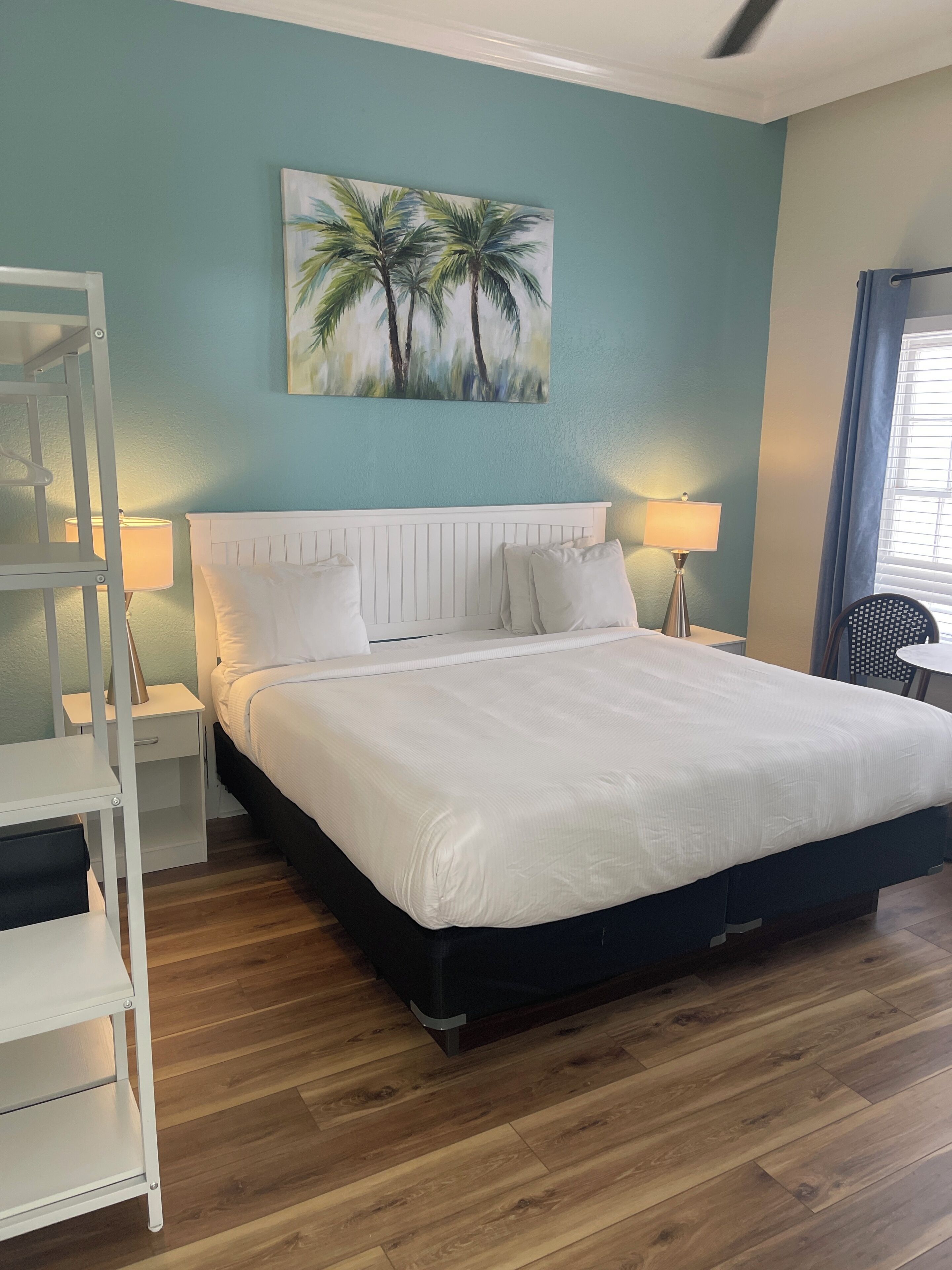 NYAH Private Room 1 King Bed | Individually decorated, individually furnished, soundproofing