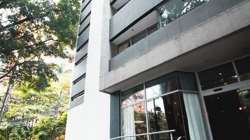 Fachada de la propiedad