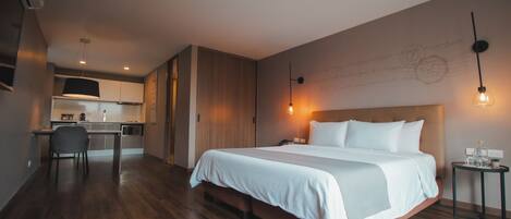 Loft, 1 Queen Bed (Single Use) | 1 bedroom, minibar, in-room safe, desk