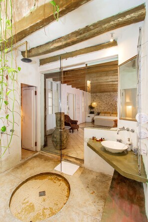 Dusche im Bad