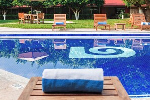 室外游泳池