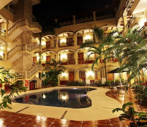 Outdoor pool - Hacienda Real del Caribe (Playa del Carmen)