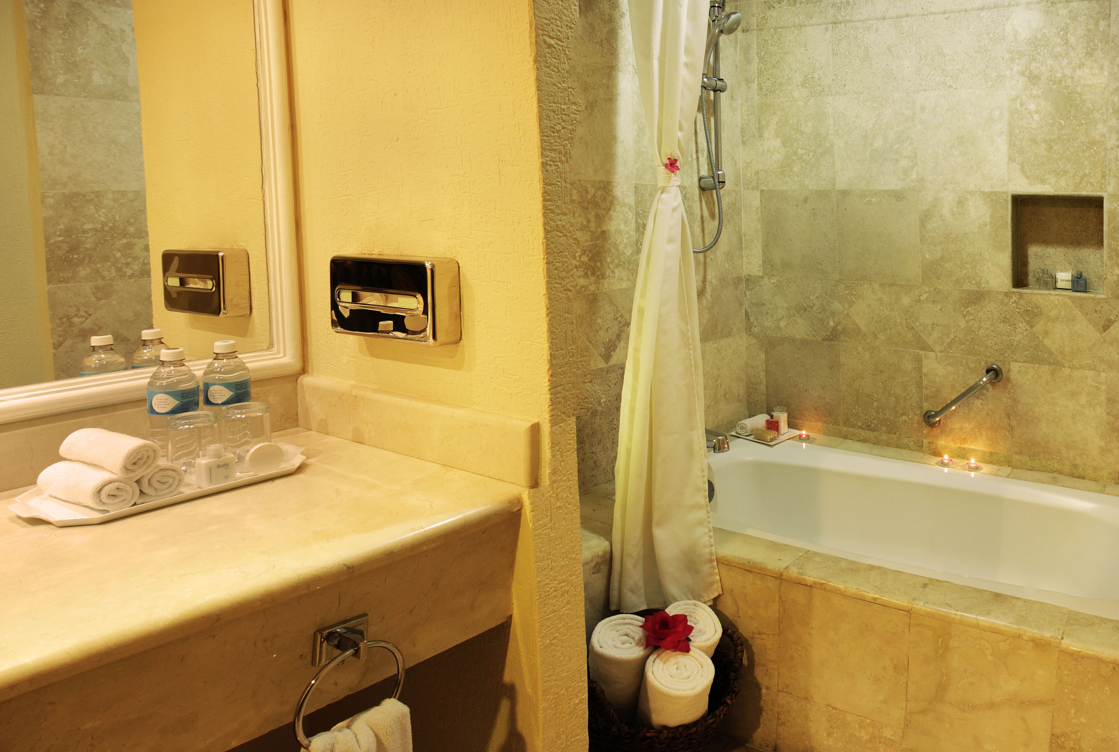standard double queen | bathroom | deep-soaking bathtub, free toiletries, hair dryer, towels