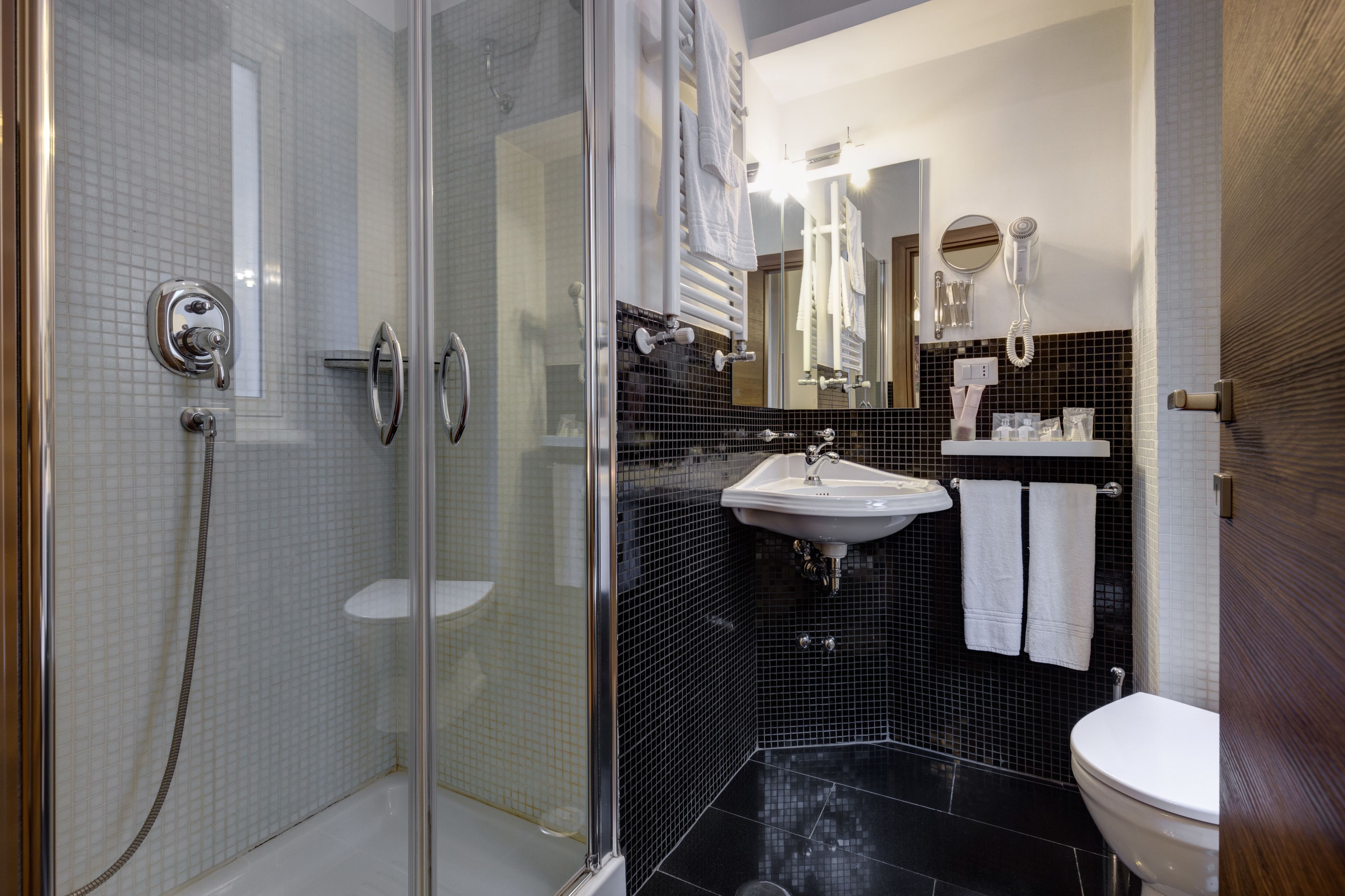 Photo - Little Rhome Suites