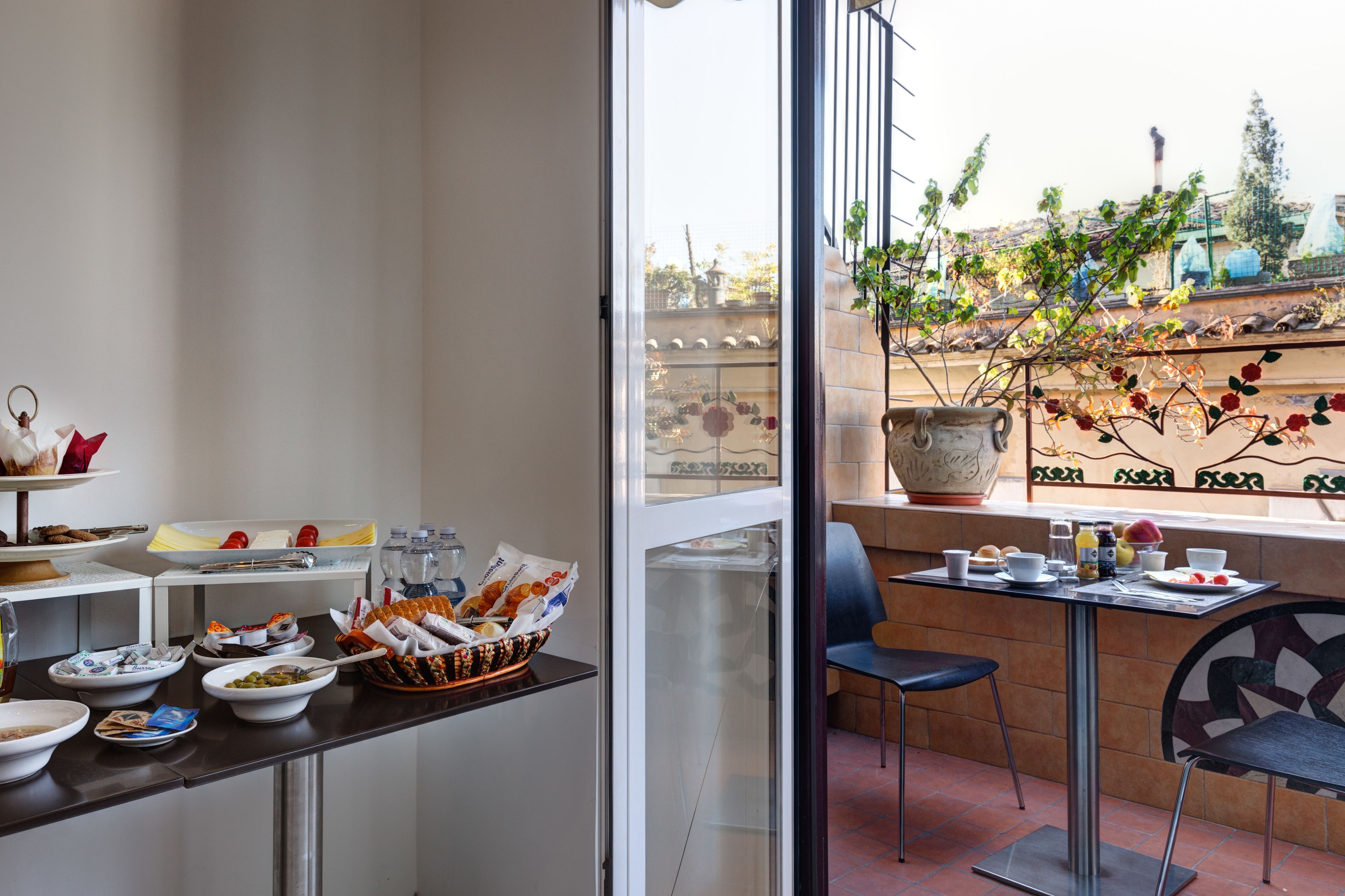 Photo - Little Rhome Suites