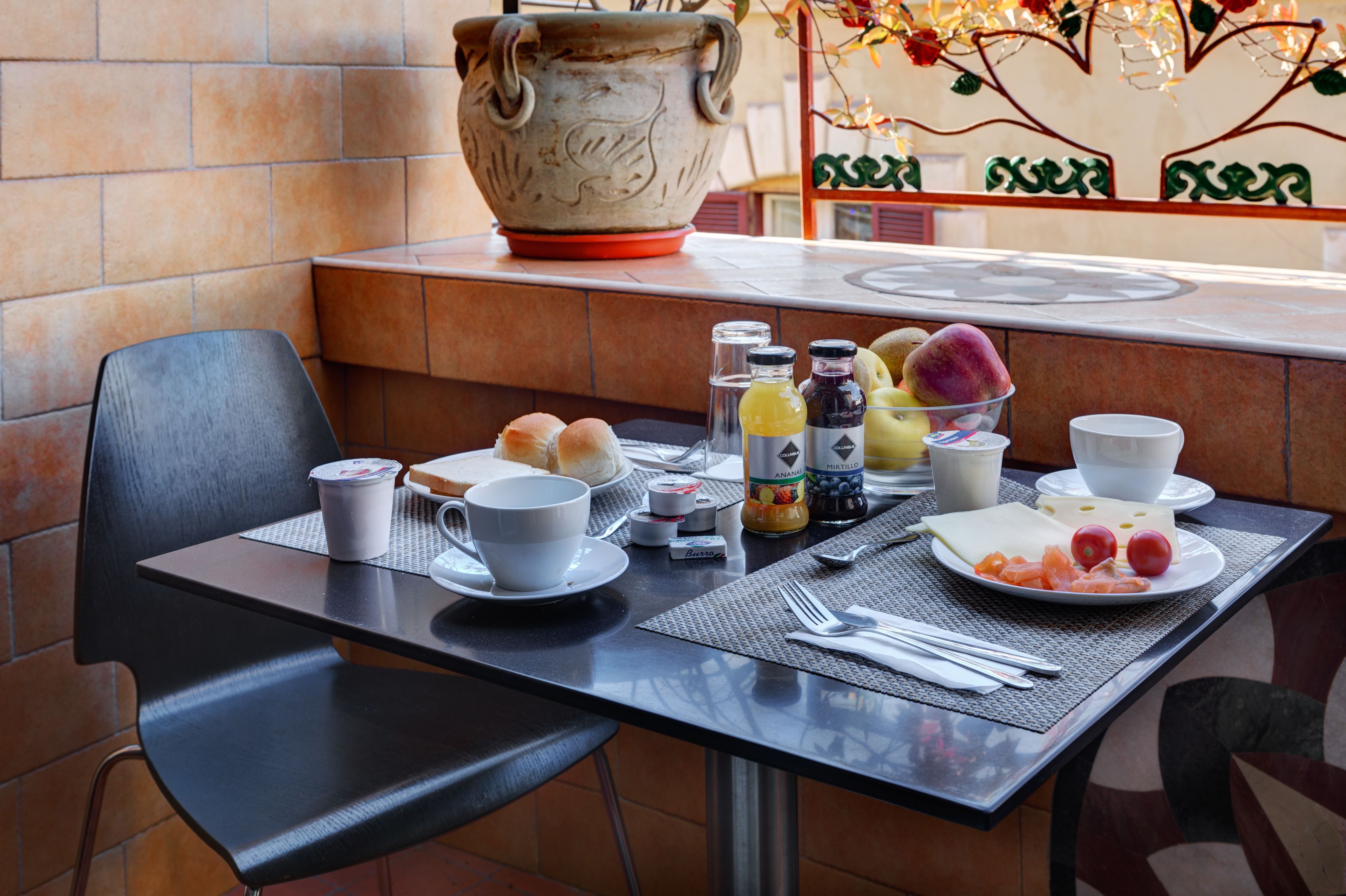 Photo - Little Rhome Suites