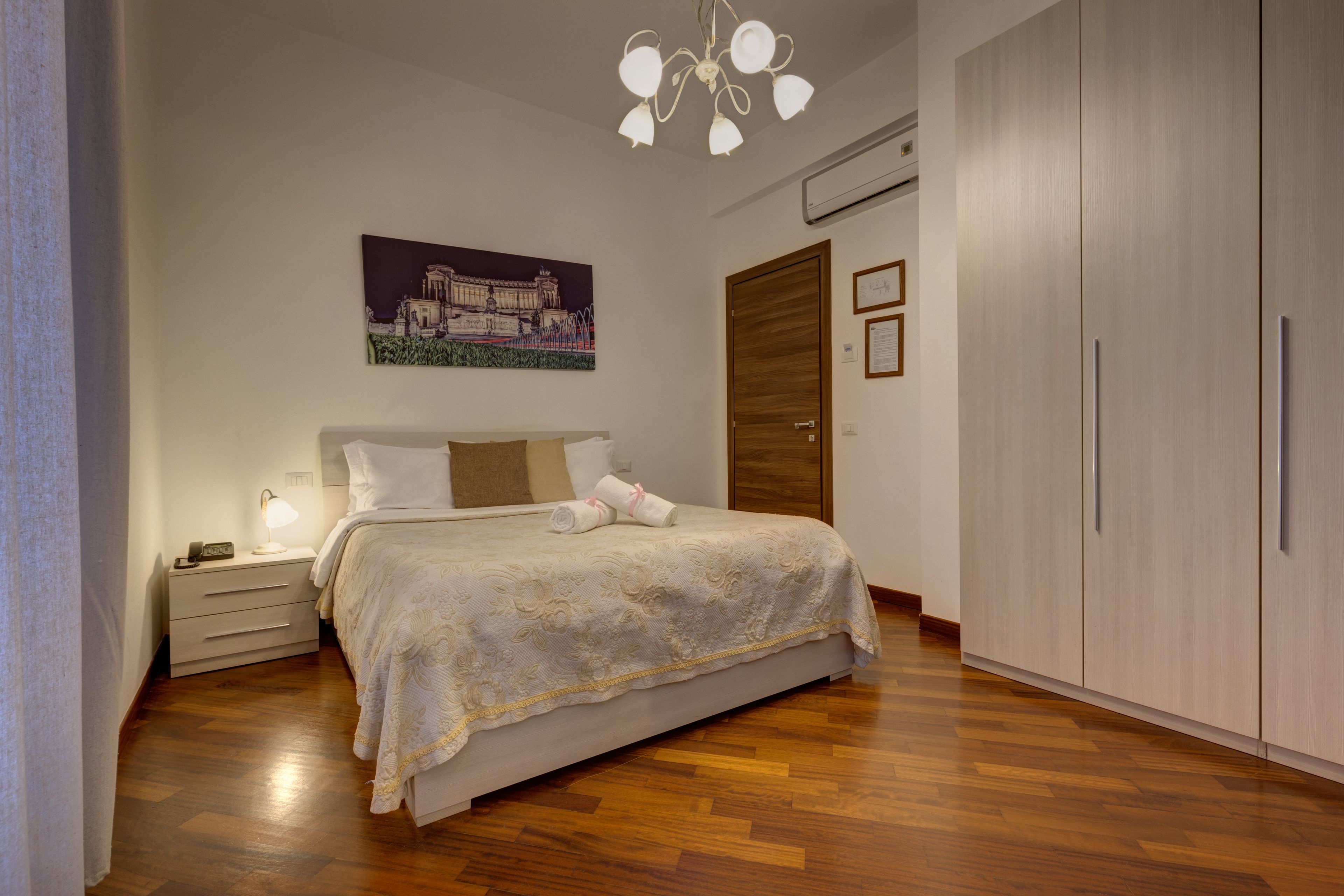 Photo - Little Rhome Suites