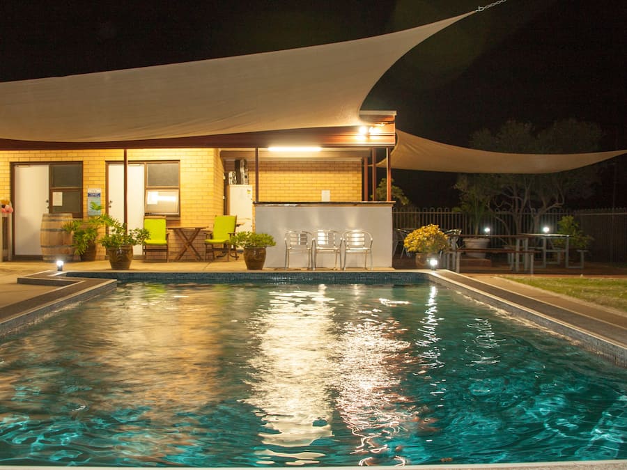 Piscina externa sazonal