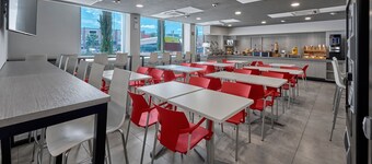 布埃布拉芬薩萬豪城市快捷青年酒店