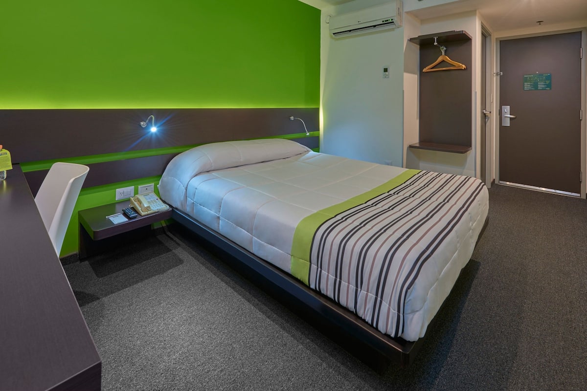 Desk, iron/ironing board, free WiFi, bed sheets