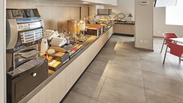 Desayuno completo incluido todos los días