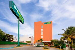 Exterior - City Express Junior by Marriott Ciudad Del Carmen (Ciudad del Carmen)