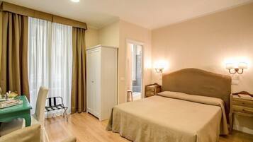 Classic Double or Twin Room | 1 bedroom, premium bedding, in-room safe, desk