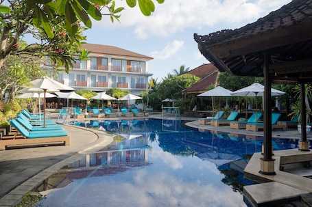 2 outdoor pools, pool umbrellas, sun loungers
