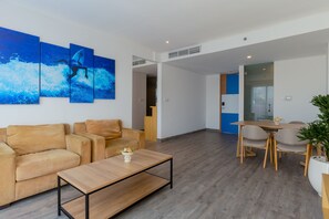 Junior Suite | Minibar, in-room safe, desk, laptop workspace