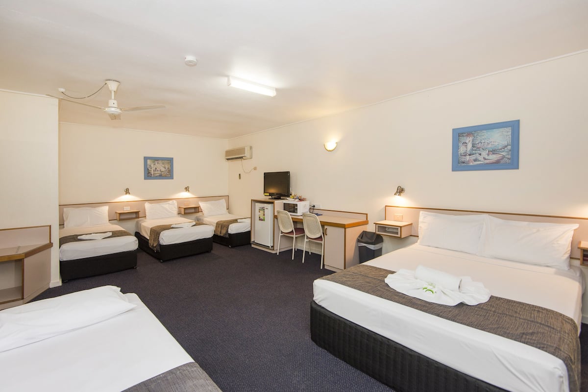 Superior Room | 1 bedroom, desk, laptop workspace, iron/ironing board