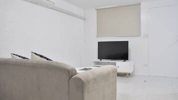 Deluxe Apartment | Living area