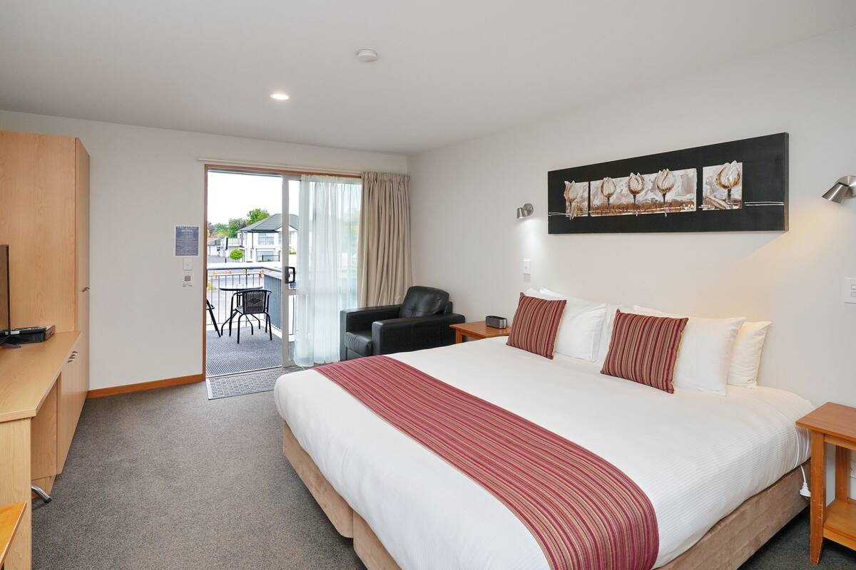 Studio Eksekutif, Bebas Asap Rokok, dapur (Luxury Spa Bath Suite) | 1 kamar tidur, kedap suara, setrika/meja setrika, dan Wi-Fi gratis