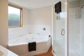 Appartamento Standard, 2 camere da letto, non fumatori, cucina | Bagno | Set di cortesia gratuito, asciugacapelli, asciugamani