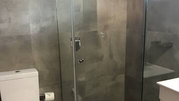 Shower kamar mandi
