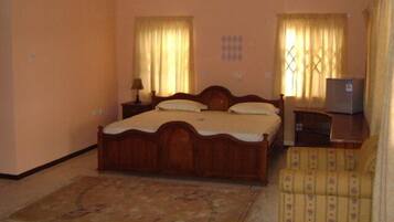 Executive Suite | Premium bedding, rollaway beds, free WiFi